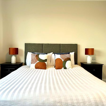 Spacious 3 Double Bedroomed House In Bicester Exterior foto